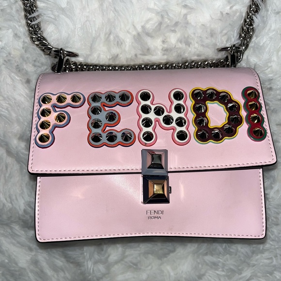 💥💥SALE💥💥Fendi Pink Bag with Silver Chain and Logo Embellishments - Picture 14 of 16